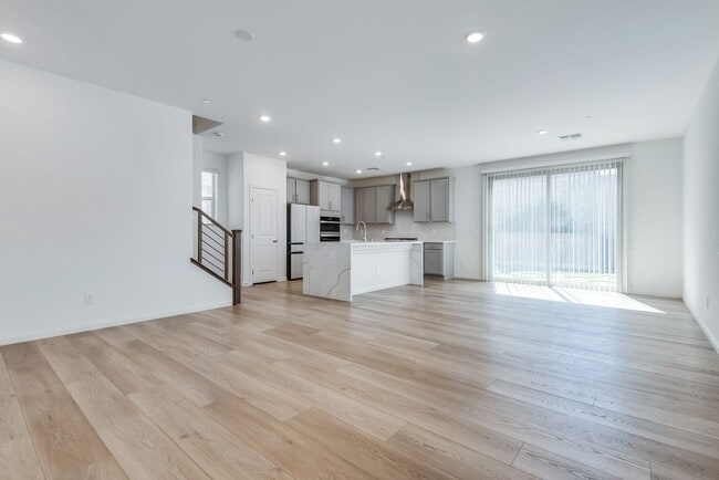 Building Photo - Highly upgraded, spacious, 4 bedroom home ...