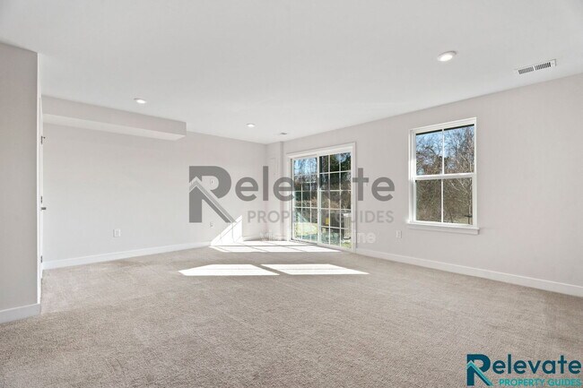 Building Photo - 2008 Old Manchester St