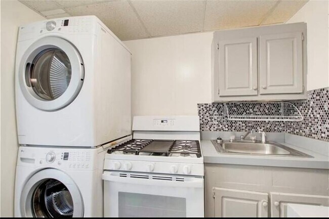 Building Photo - 3029 Clove Tree Ln