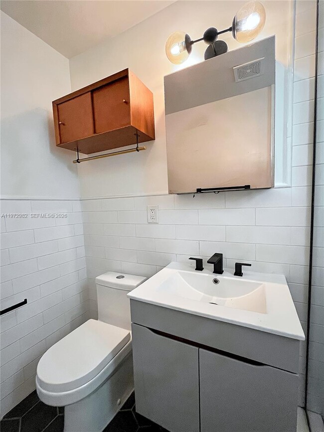 Building Photo - 742 12th St