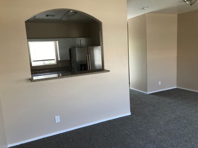 Building Photo - 2 bedroom 2 bathroom Condo