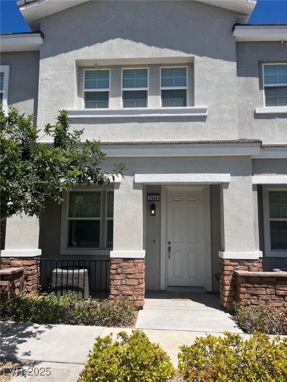 Building Photo - 7584 Nicklin St