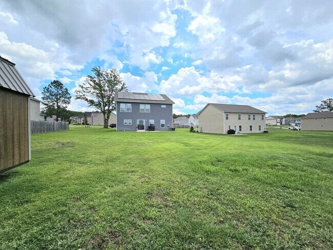 Building Photo - 2160 Alden Dr