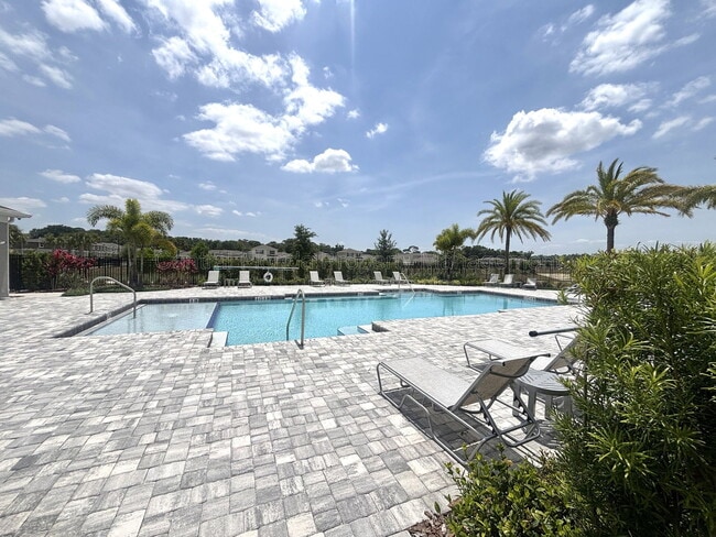 Building Photo - 5513 Hayloft Dr