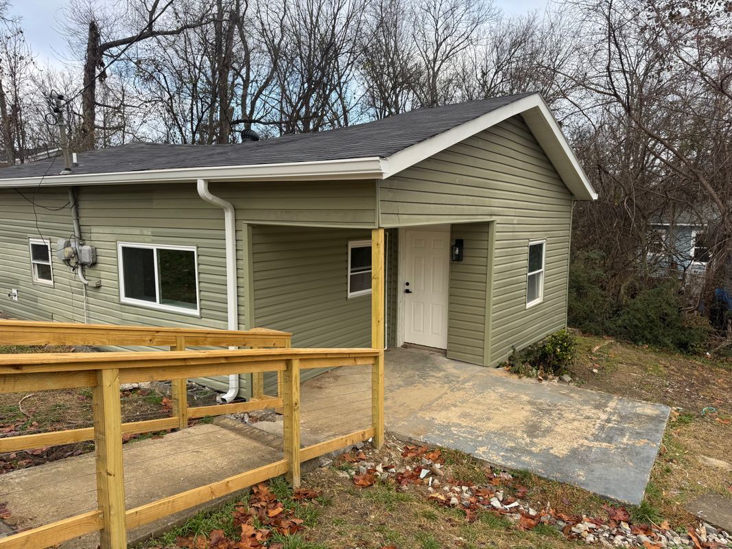 Building Photo - 1301 Arlington Ave