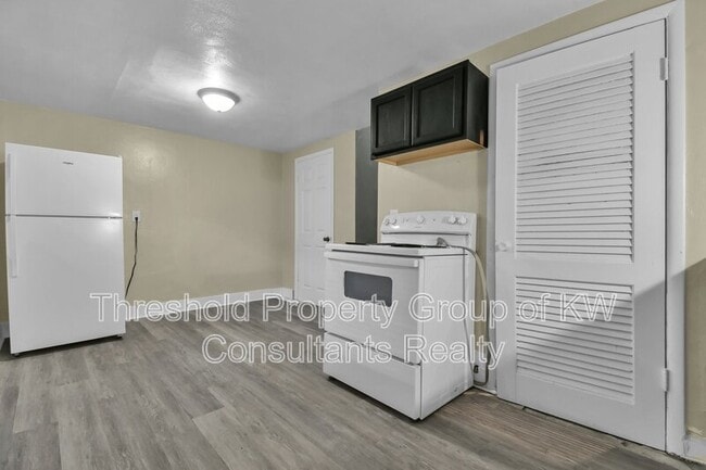 Building Photo - 1794 Genessee Ave