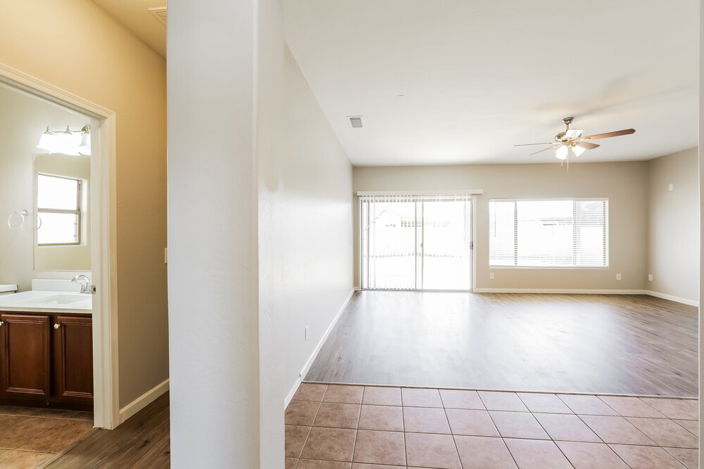 Building Photo - 5305 S 52nd Dr