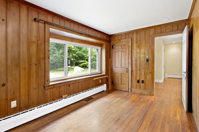 Building Photo - 1 Fern Ln
