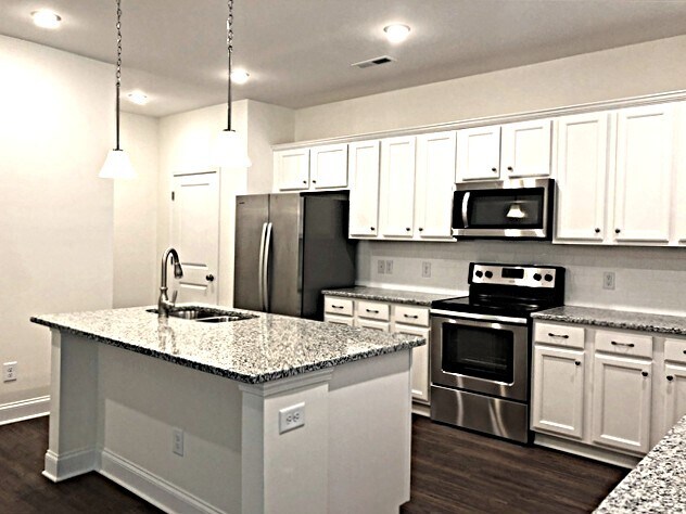 Building Photo - 203 Gregory Dr