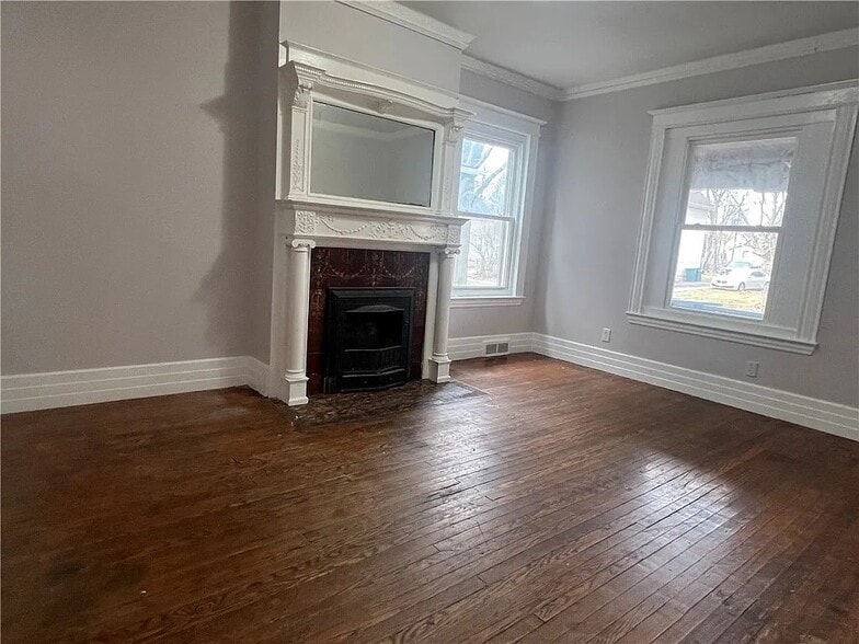 Building Photo - 443 Flint St