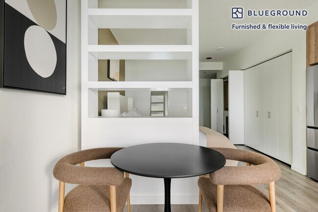 Building Photo - 1000 S Michigan Ave