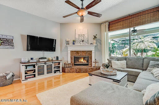 Building Photo - 1555 Lakeway Dr