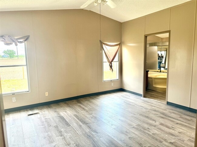 Building Photo - 1841 County Rd 382