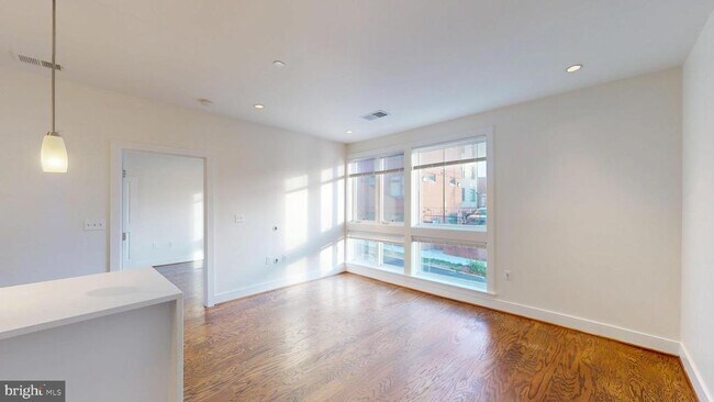 Building Photo - 2920 Georgia Ave NW