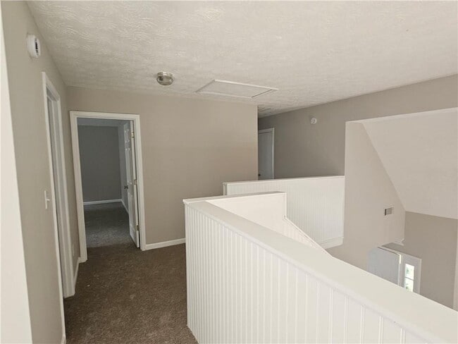 Building Photo - 2527 Waterstone Way