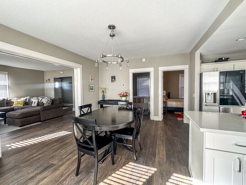 Building Photo - 5530 N Haight Ave