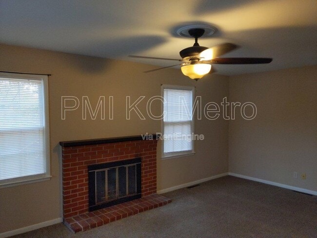 Building Photo - 3207 NE 48th Terrace