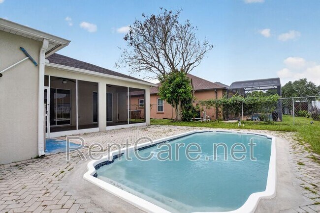Building Photo - 121 Aurelia Ct