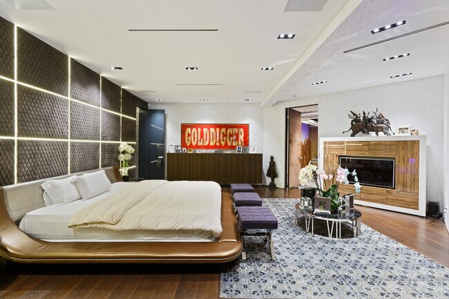 Building Photo - 8356 Sunset View Dr