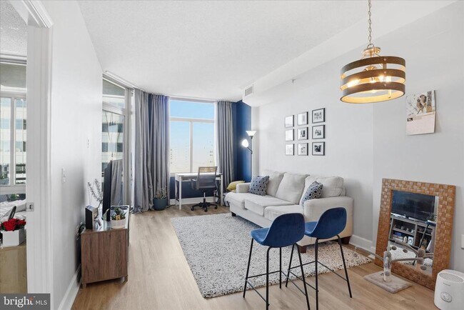 Building Photo - 3600 S Glebe Rd