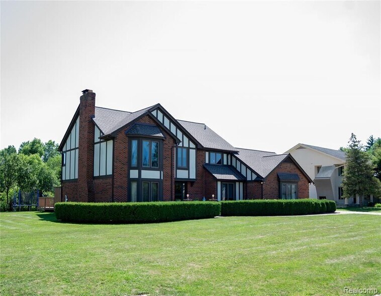 Building Photo - 6651 Arlington Dr