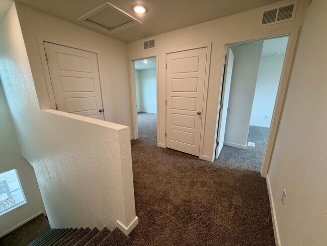 Building Photo - 604 Cheyenne Trl