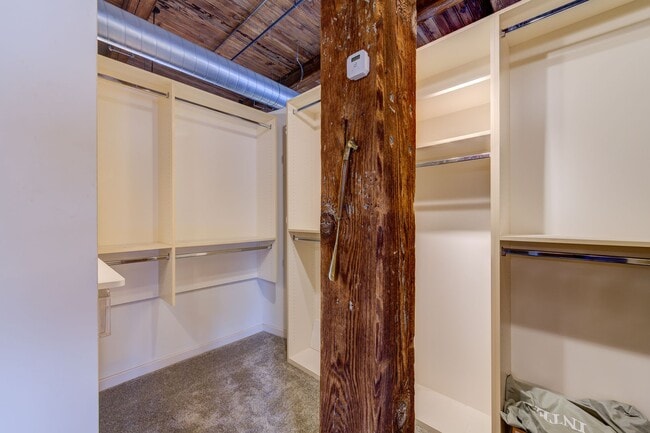 Building Photo - Huge Luxury 2 Story Condo with Private Rooftop Deck!