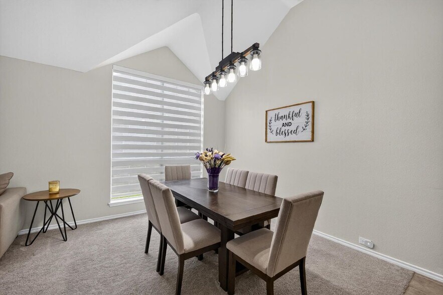 Building Photo - 9906 Ashmont Dr