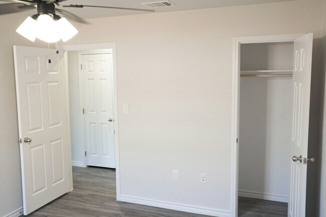 Building Photo - 201 Appalachian Trl