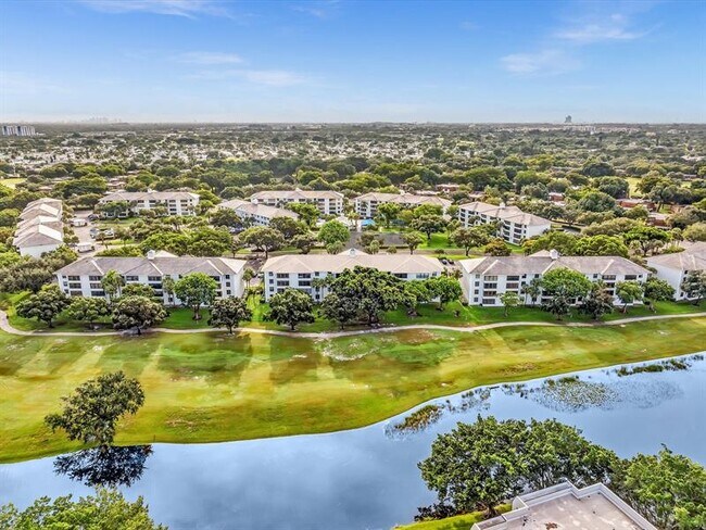 Building Photo - 1711 Whitehall Dr