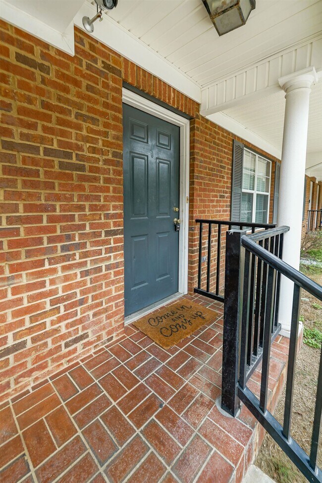 Building Photo - 241 Dixie Dr