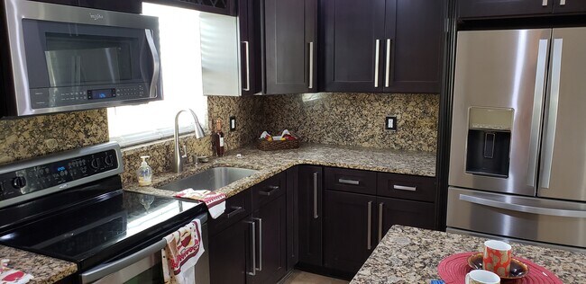 Building Photo - 1511 Grayson Dr