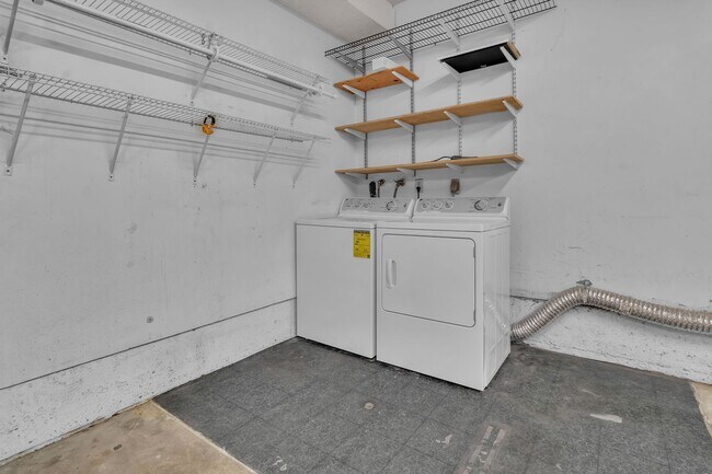 Building Photo - 3097 W Cheryllyn Ln