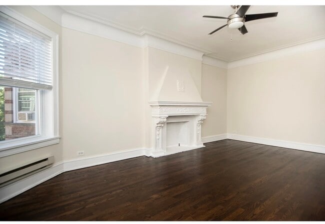 Building Photo - 327 Kedzie St