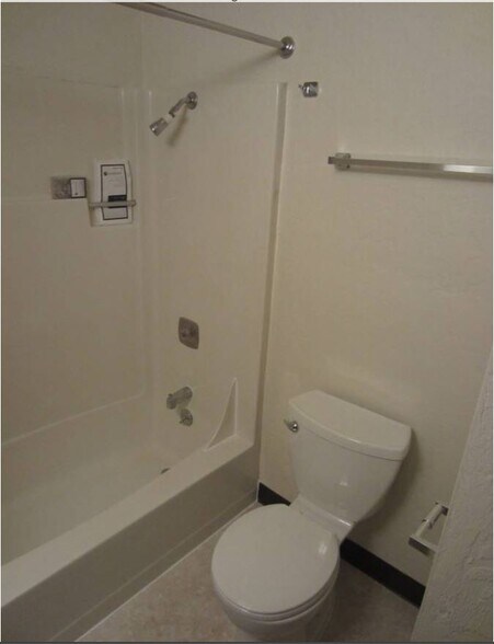 Building Photo - 1035 NW 27th St