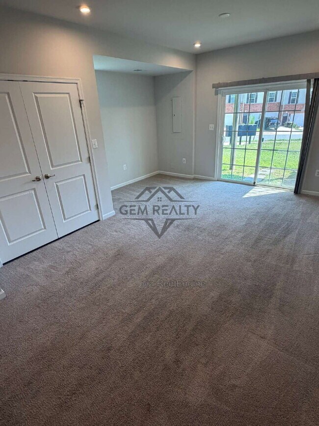 Building Photo - 501 Rolling Valley Dr