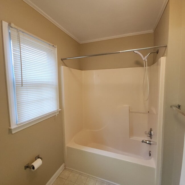 Building Photo - One Level House with An Open FloorPlan FOR...