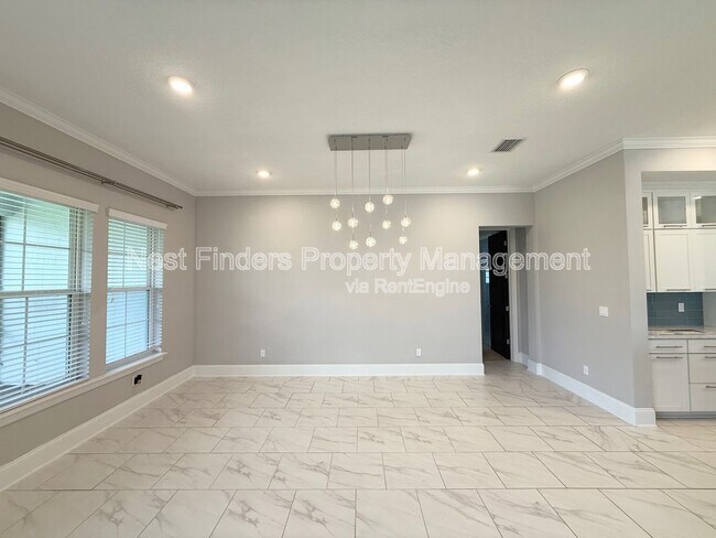 Building Photo - 652 Bronson Pkwy
