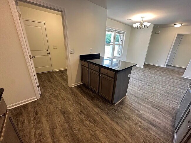 Building Photo - Available soon!