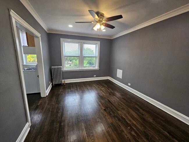 Building Photo - 6551 N Francisco Ave