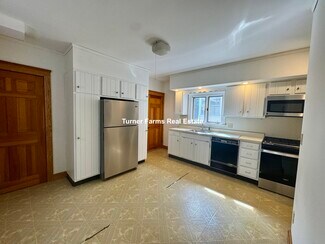 Building Photo - 80 Curtis St