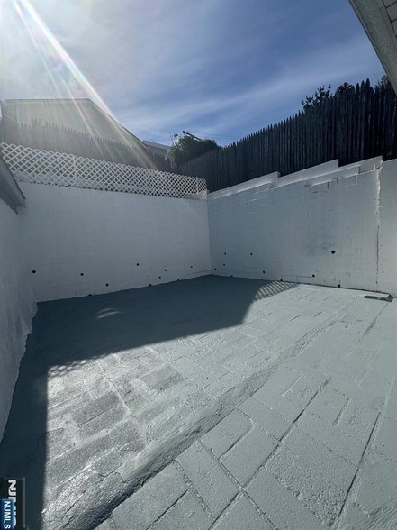 Building Photo - 29 Kingsland St