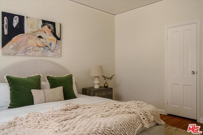 Building Photo - 215 S Poinsettia Pl