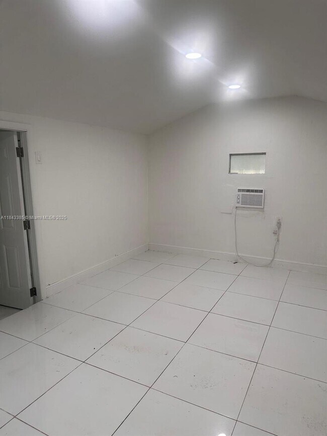 Building Photo - 28000 SW 157th Ave