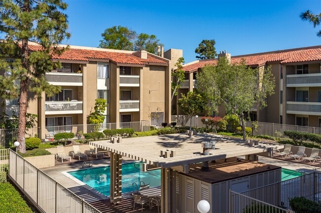 Building Photo - 1885 Diamond St