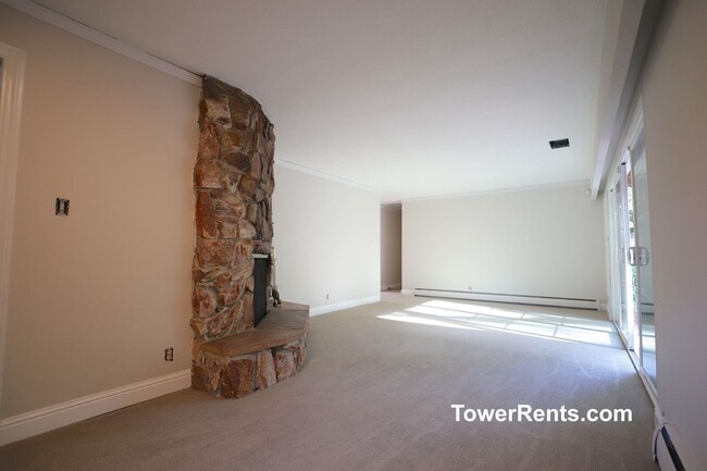 Building Photo - Santa Rosa: 3 bedroom, 2 1/2 bath Home wit...