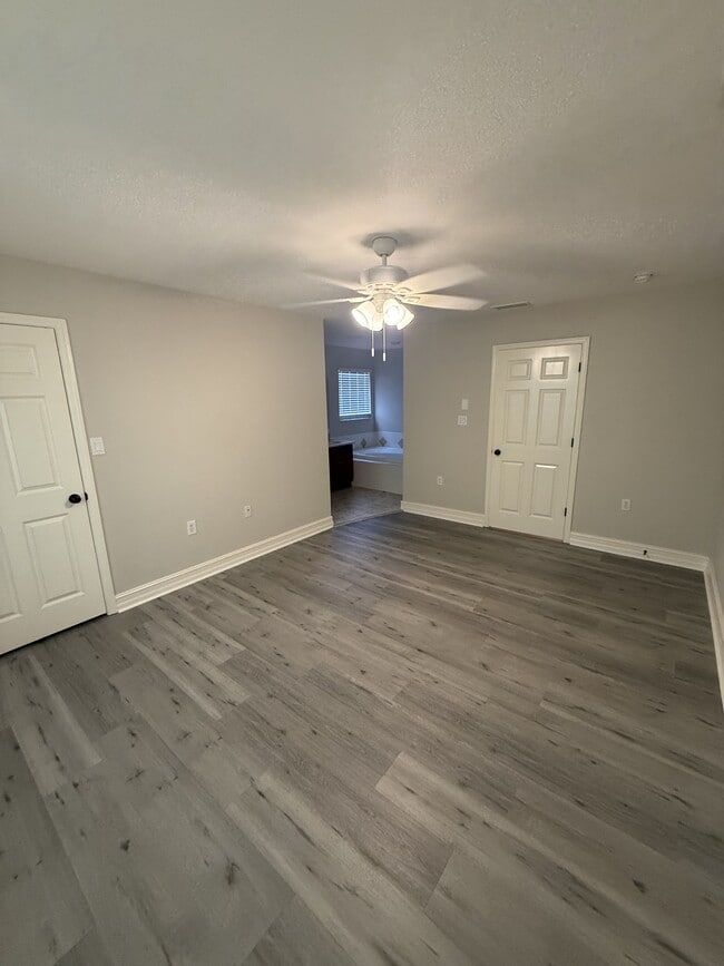 Building Photo - 1529 Crescent Hills Dr