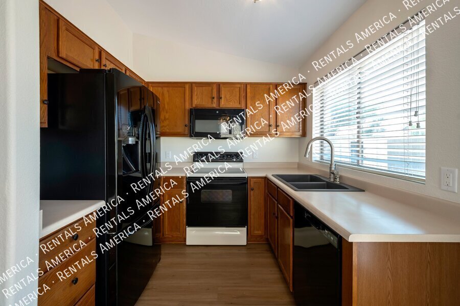 Building Photo - 2350 E Nunneley Ct
