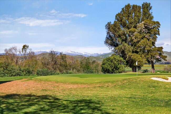 Building Photo - 1525 Fairway Dr