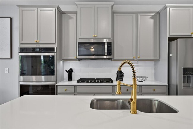 Building Photo - 4778 Sultana Way